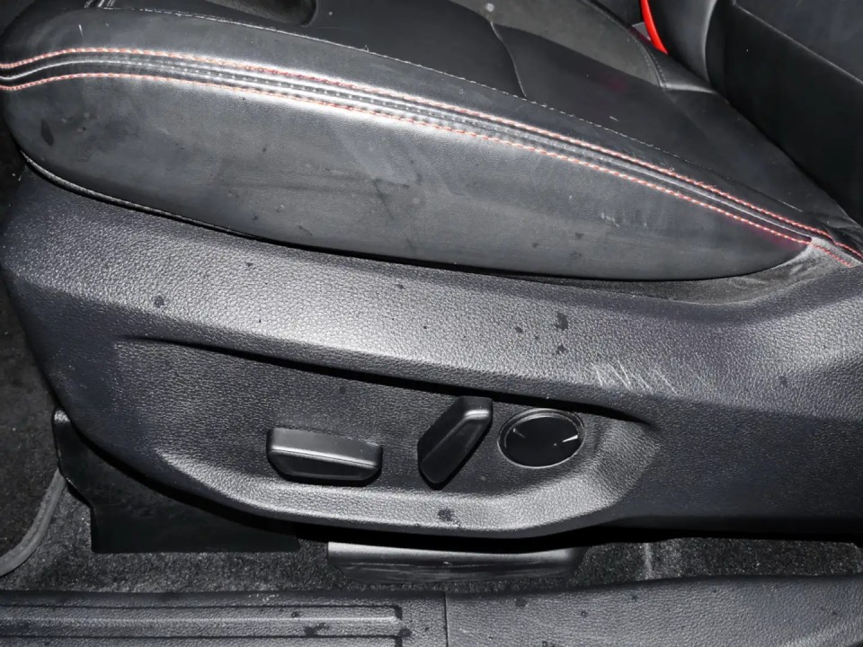 Ford Raptor - foto 8