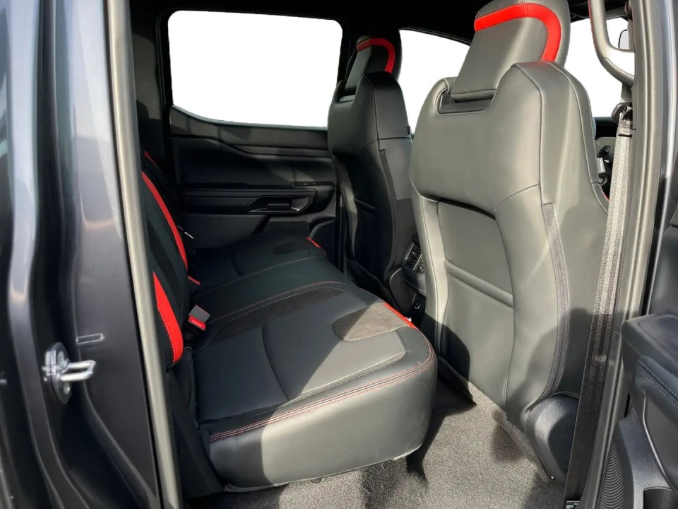 Ford Raptor - foto 7