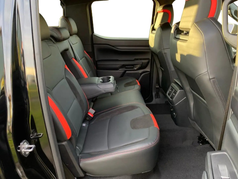 Ford Raptor - foto 9