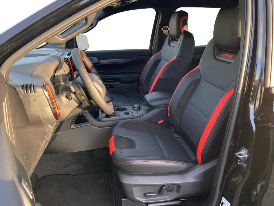 Ford Raptor - foto 8