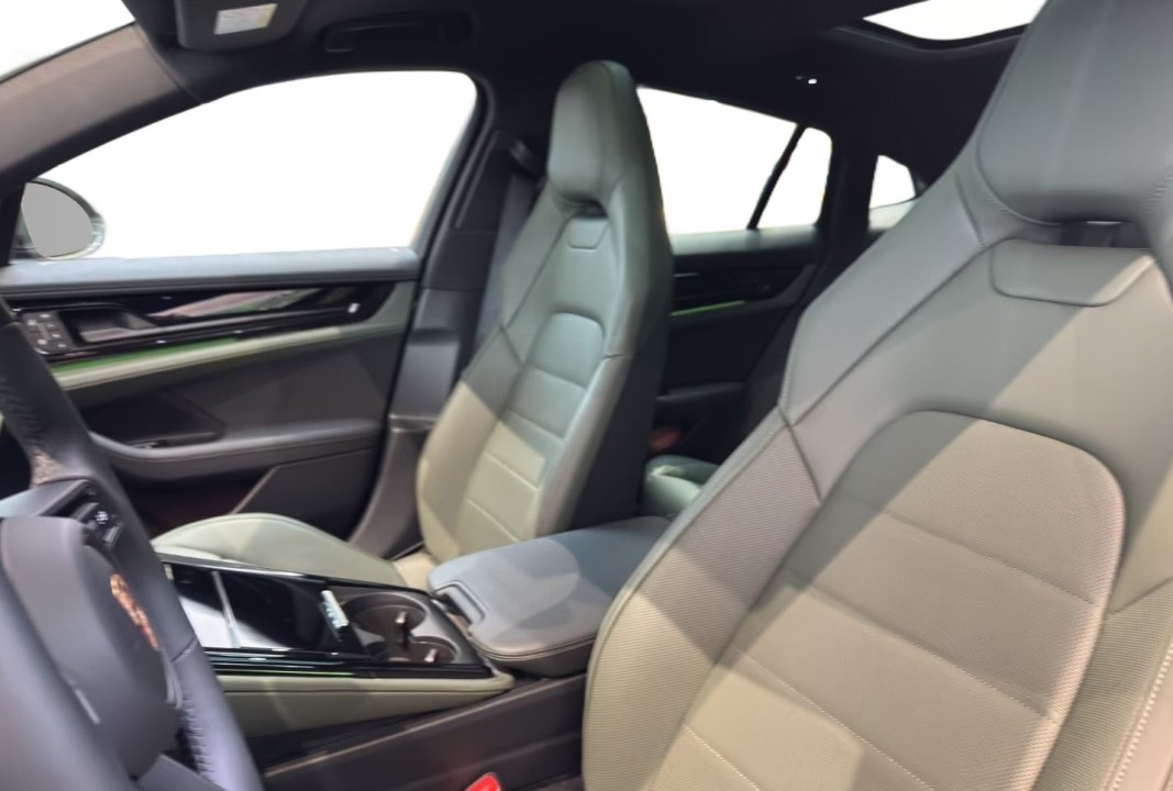 Porsche Panamera 4 E-Hybrid - foto 13