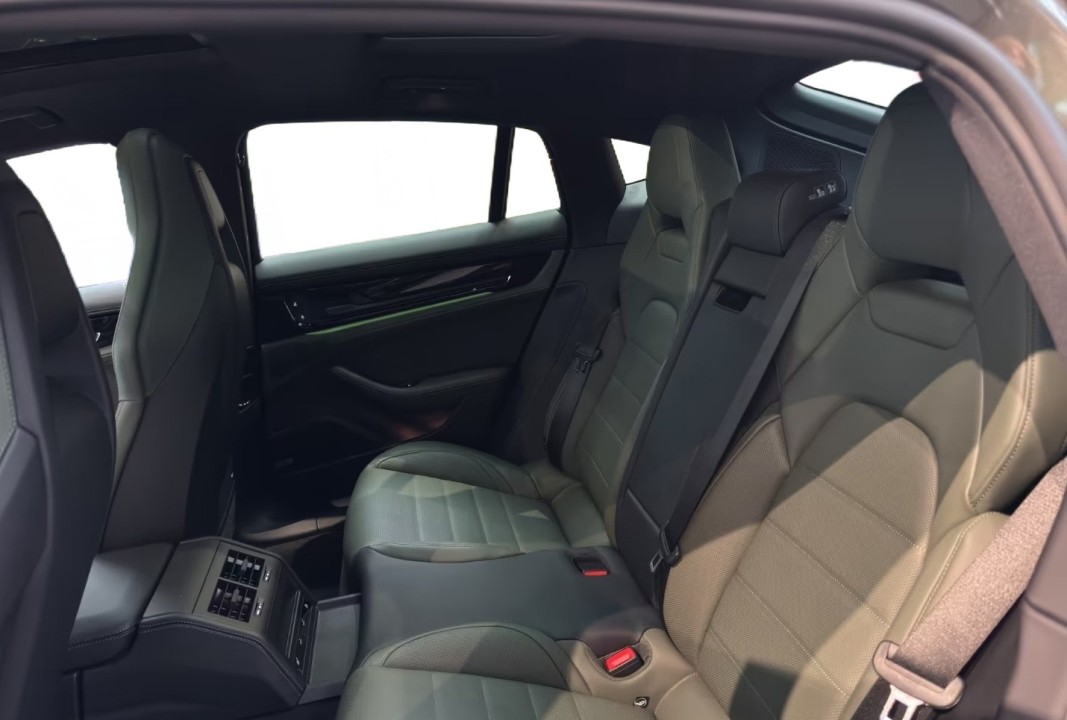 Porsche Panamera 4 E-Hybrid - foto 19