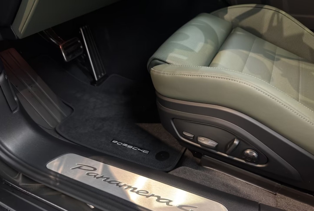 Porsche Panamera 4 E-Hybrid - foto 23