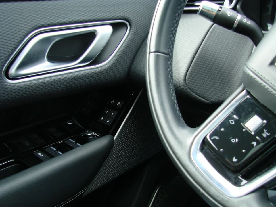 Land Rover Range Rover Velar D300 R-Dynamic SE - foto 14