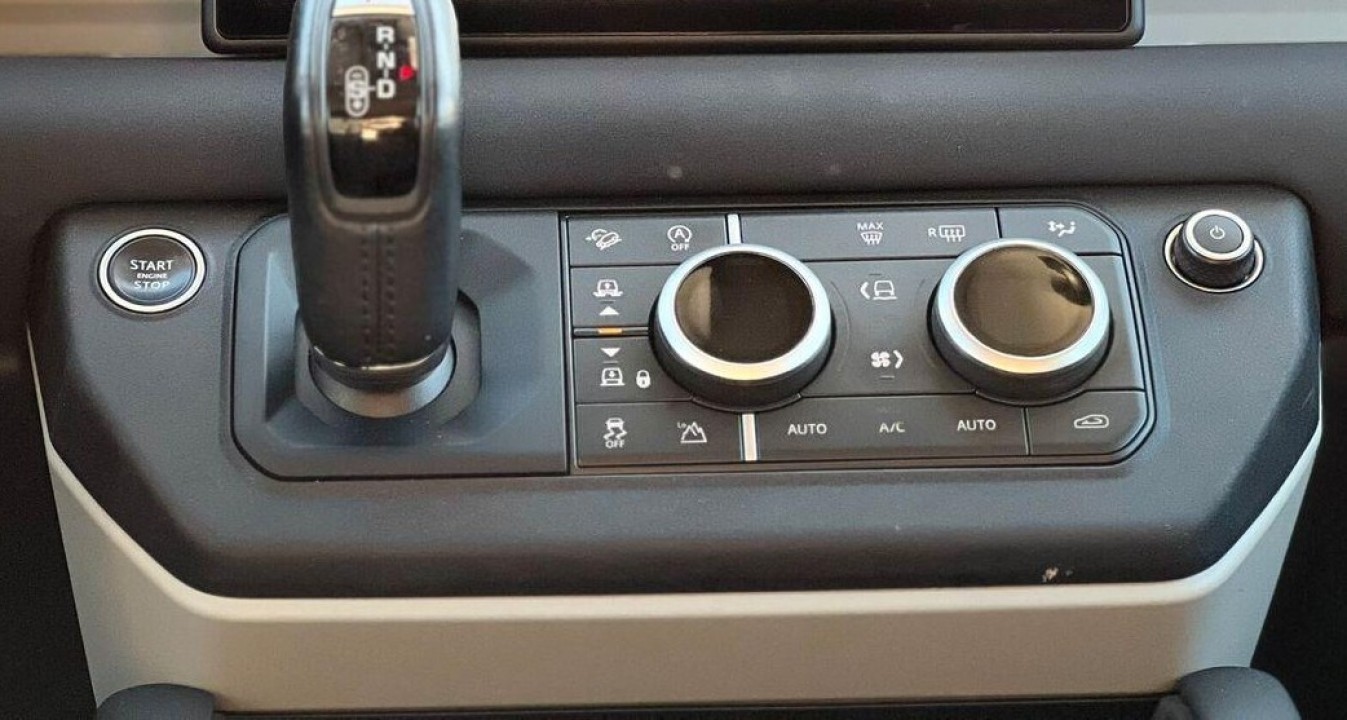 Land Rover Defender 110 SD4 240 - foto 14