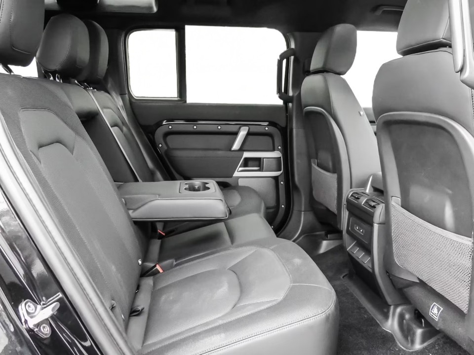 Land Rover Defender P400 X-Dynamic SE - foto 15