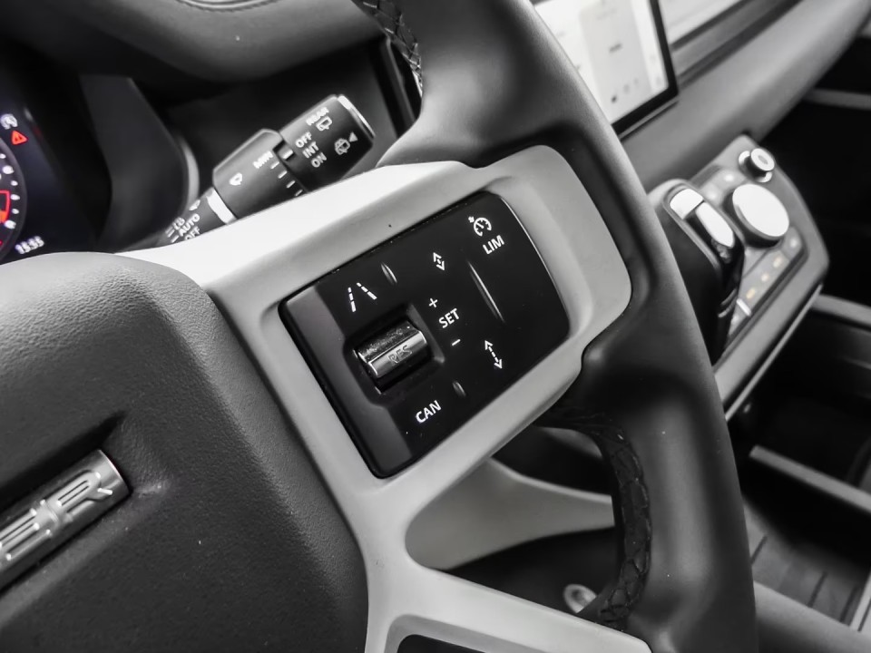 Land Rover Defender P400 X-Dynamic SE - foto 10