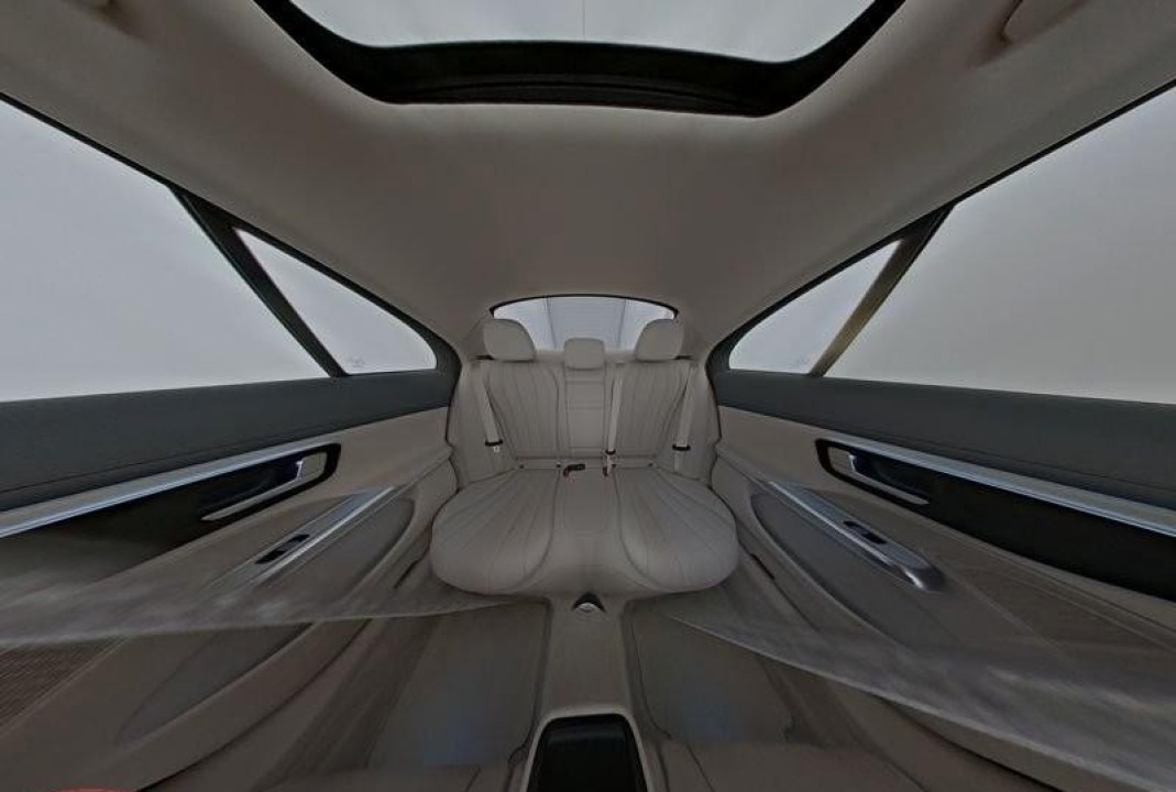 Mercedes-Benz E 200 - foto 7