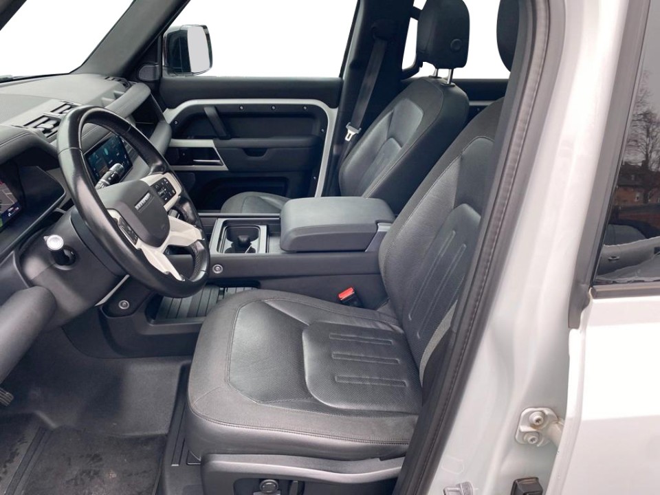 Land Rover Defender 110 SE (5)