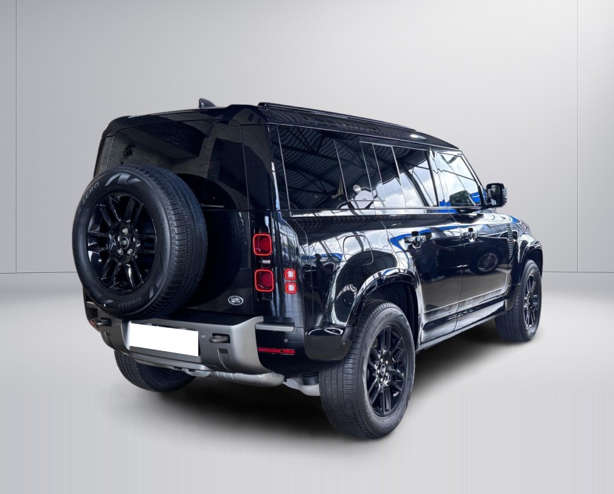 Land Rover Defender 110 D300 X-Dynamic S (3)