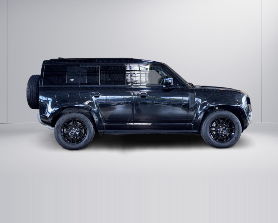 Land Rover Defender 110 D300 X-Dynamic S (2)