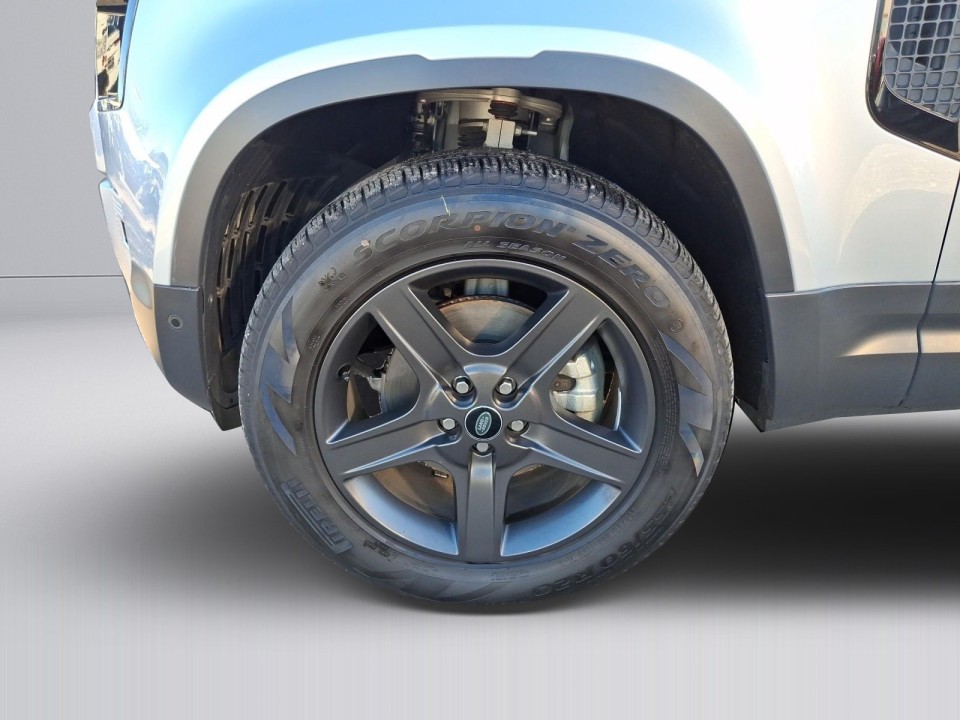 Land Rover Defender 110 D250 SE - foto 11