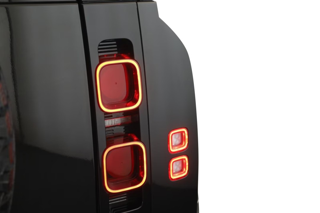 Land Rover Defender D250 X-Dynamic S - foto 25