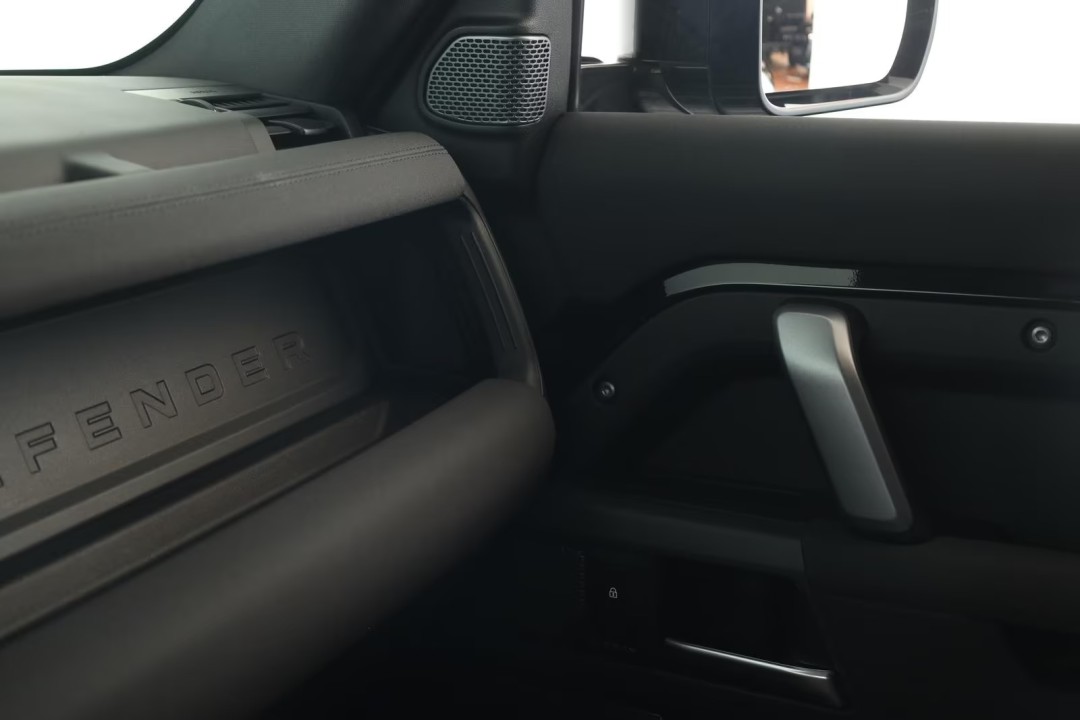 Land Rover Defender D250 X-Dynamic S - foto 17