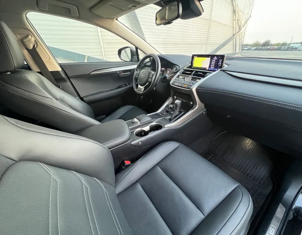 Lexus Seria NX 300H AWD Executive Premium - foto 14