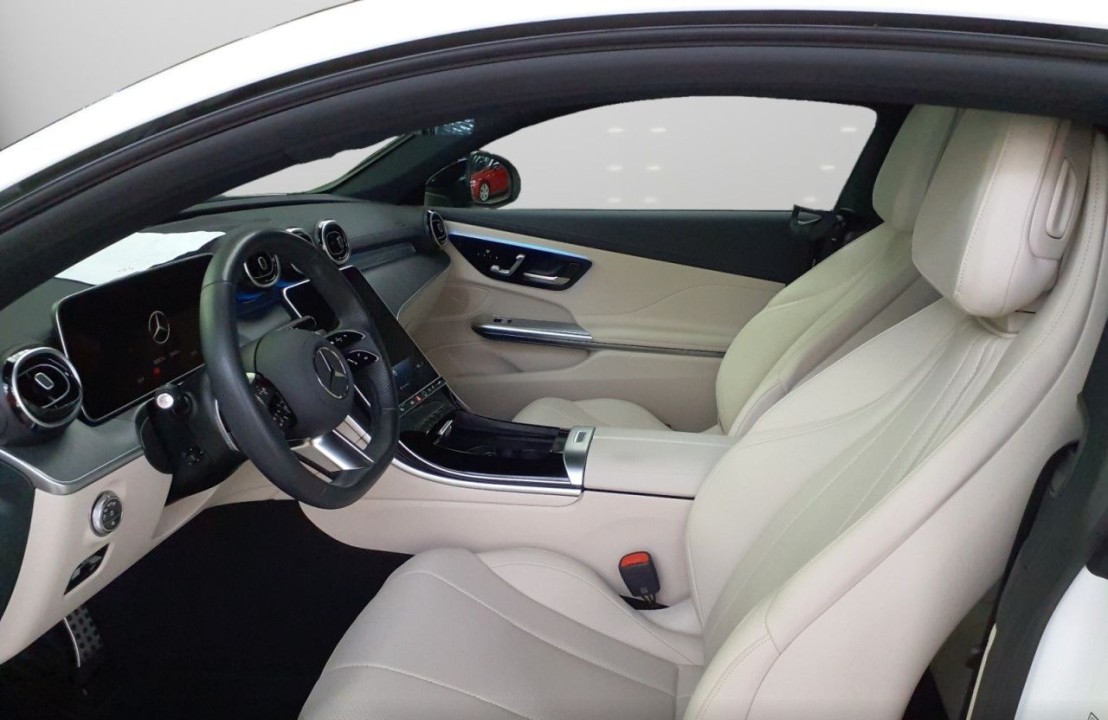 Mercedes-Benz CLE 200 AMG - foto 7