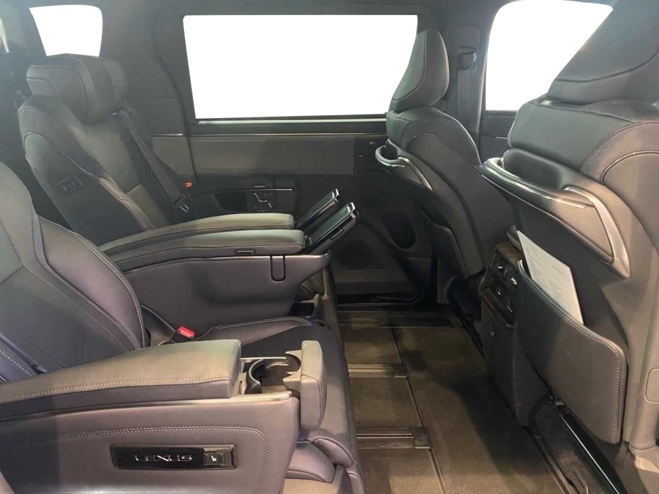 Lexus LM 350h Executive - foto 11