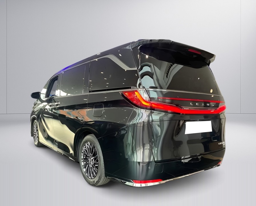 Lexus LM 350h Executive (4)