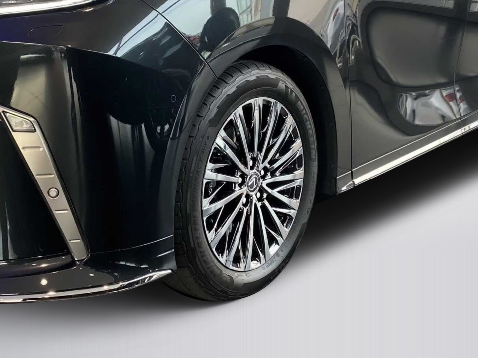 Lexus LM 350h Executive - foto 15