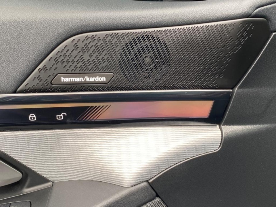 BMW Seria 5 BMW xDrive550e M-Sport - foto 8