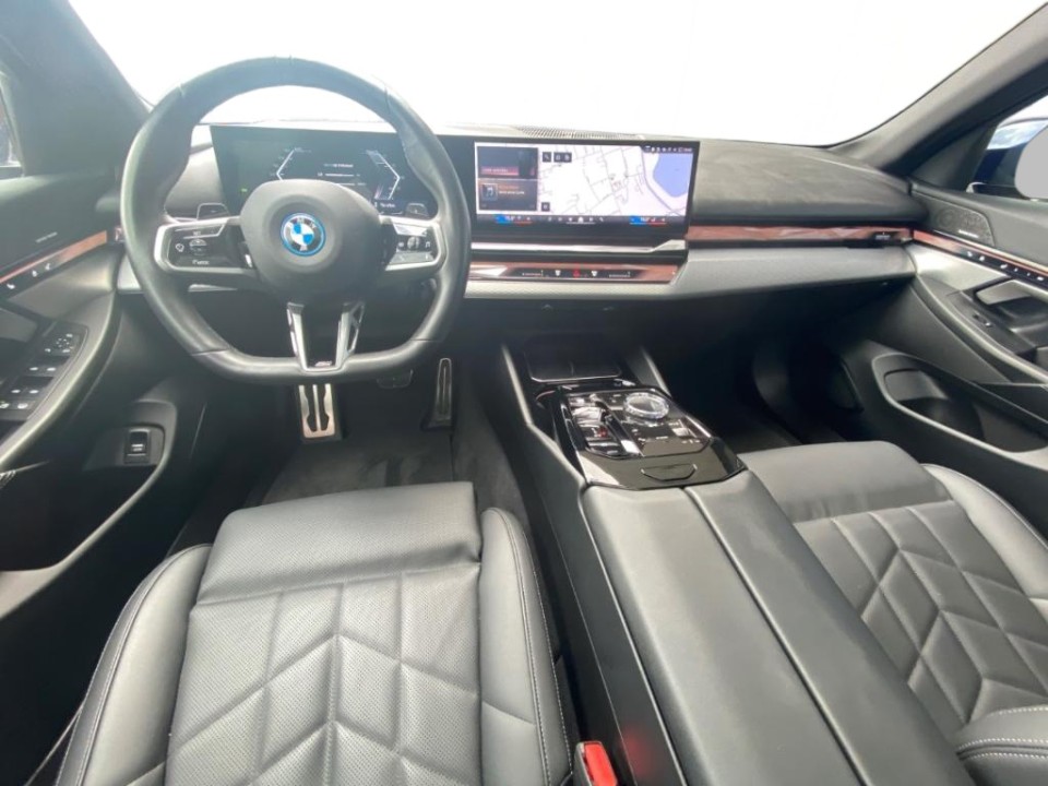 BMW Seria 5 BMW xDrive550e M-Sport - foto 6