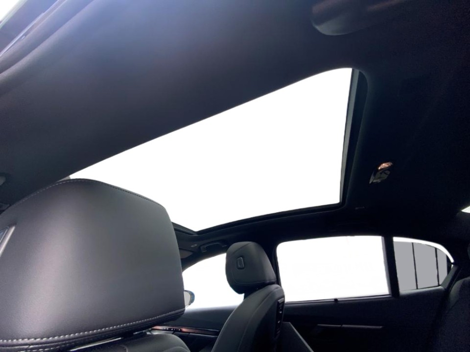 BMW Seria 5 BMW xDrive550e M-Sport - foto 10