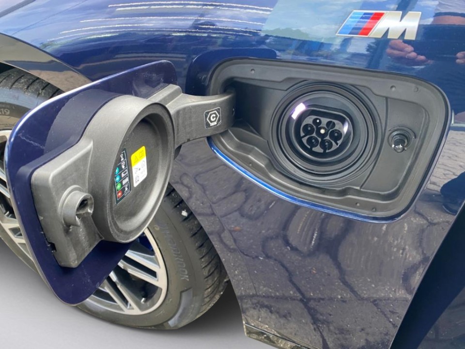 BMW Seria 5 BMW xDrive550e M-Sport - foto 11