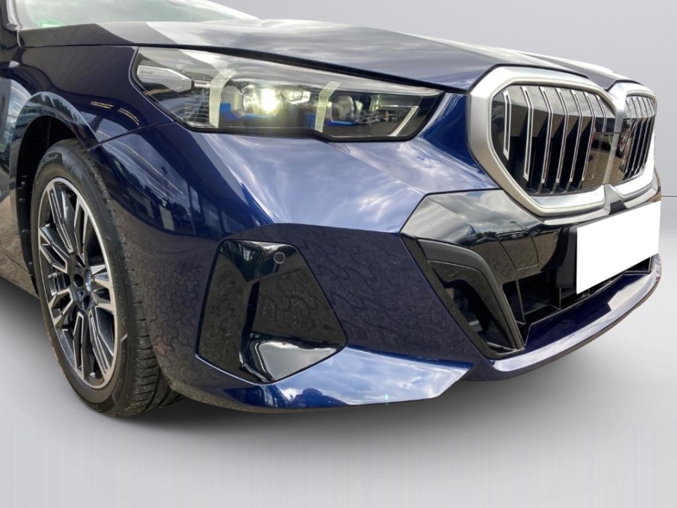 BMW Seria 5 BMW xDrive550e M-Sport - foto 12