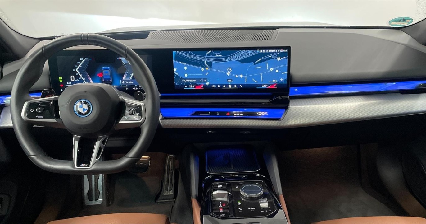 BMW Seria 5 xDrive550e M-Sport - foto 8