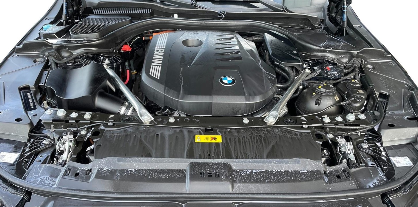 BMW Seria 5 xDrive550e M-Sport - foto 12