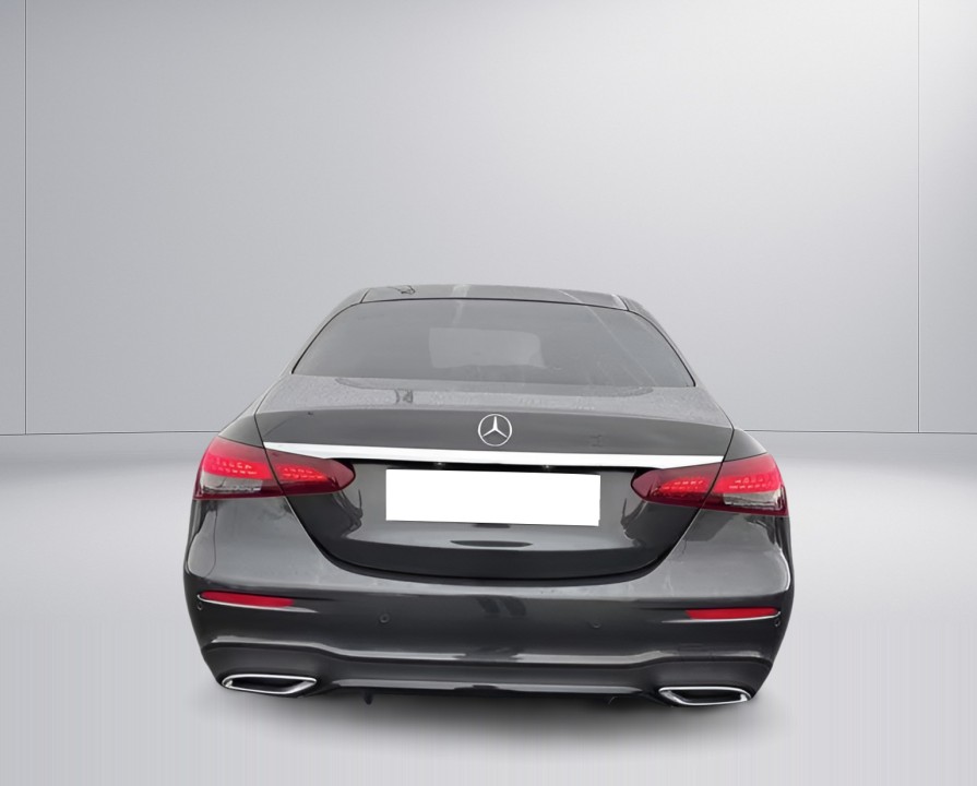 Mercedes-Benz E 300d 4MATIC AMG (4)