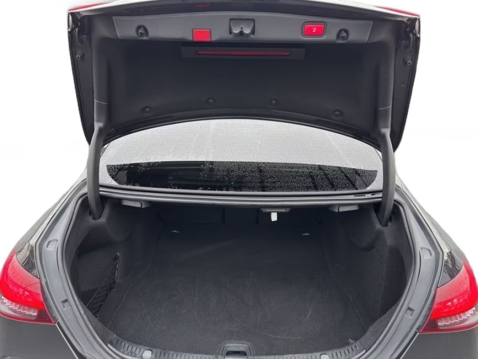 Mercedes-Benz E 300d 4MATIC AMG - foto 24