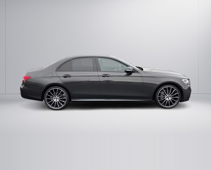 Mercedes-Benz E 300d 4MATIC AMG (2)