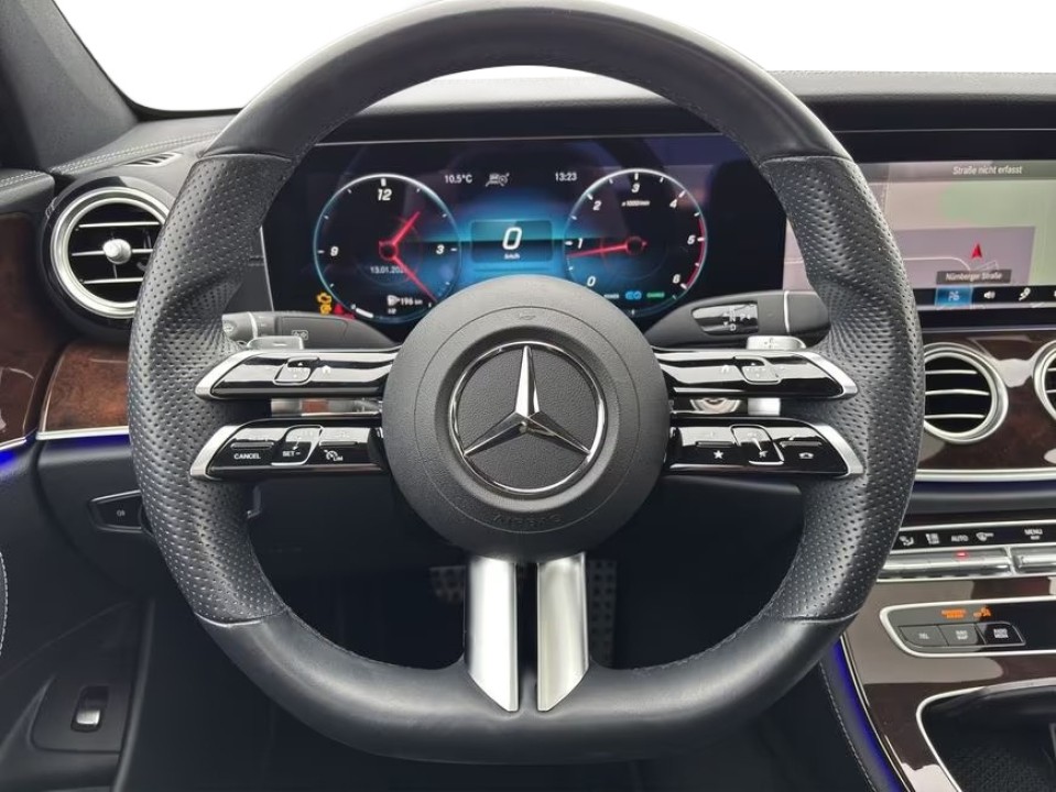 Mercedes-Benz E 300d 4MATIC AMG - foto 9