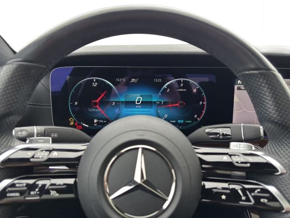 Mercedes-Benz E 300d 4MATIC AMG - foto 11