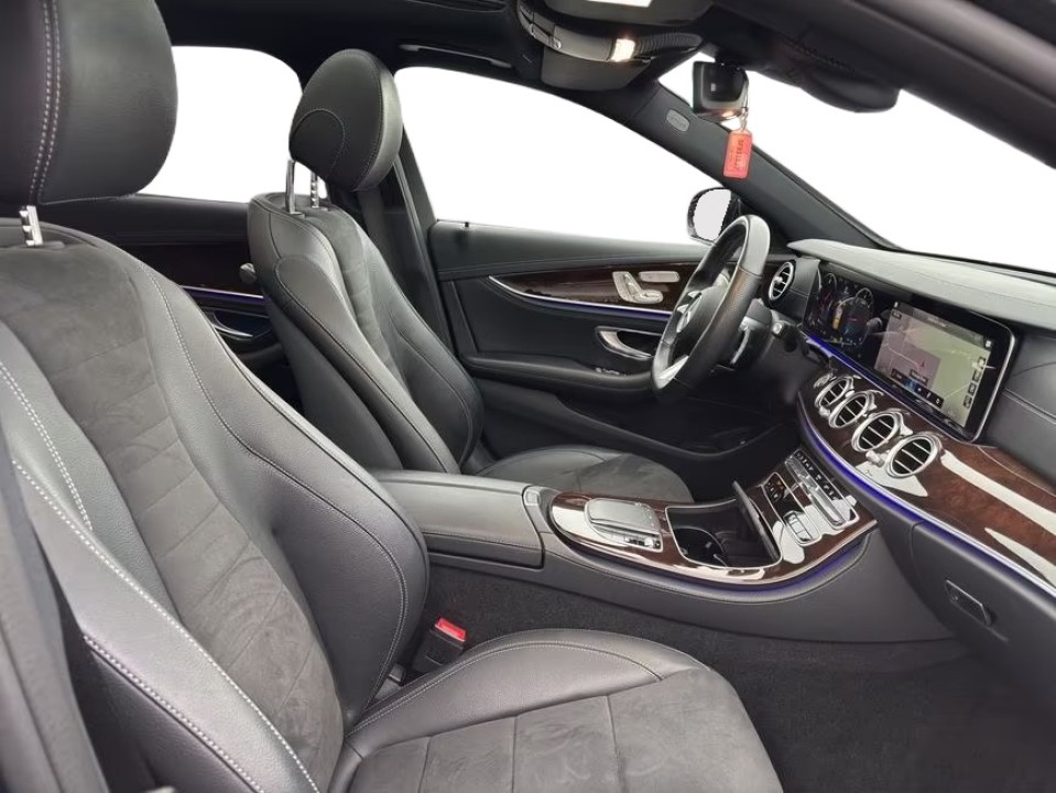 Mercedes-Benz E 300d 4MATIC AMG - foto 12