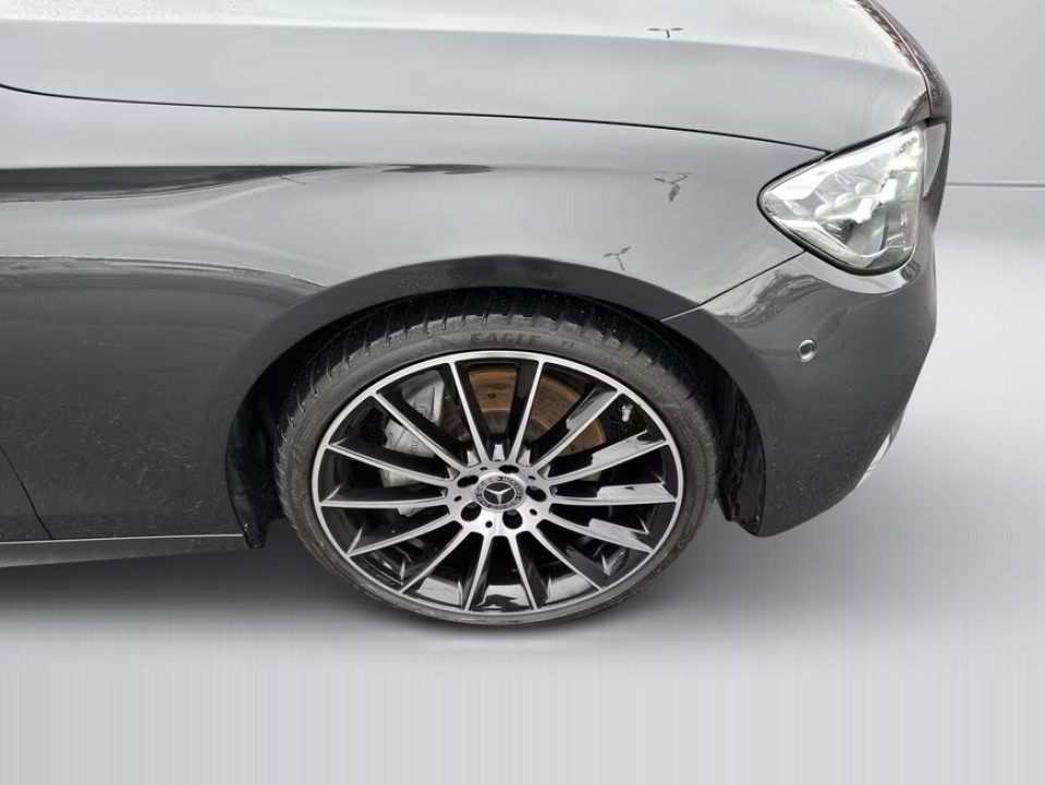 Mercedes-Benz E 300d 4MATIC AMG - foto 28