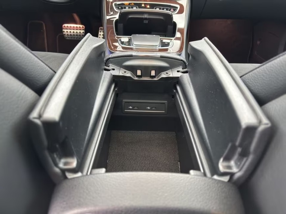 Mercedes-Benz E 300d 4MATIC AMG - foto 17