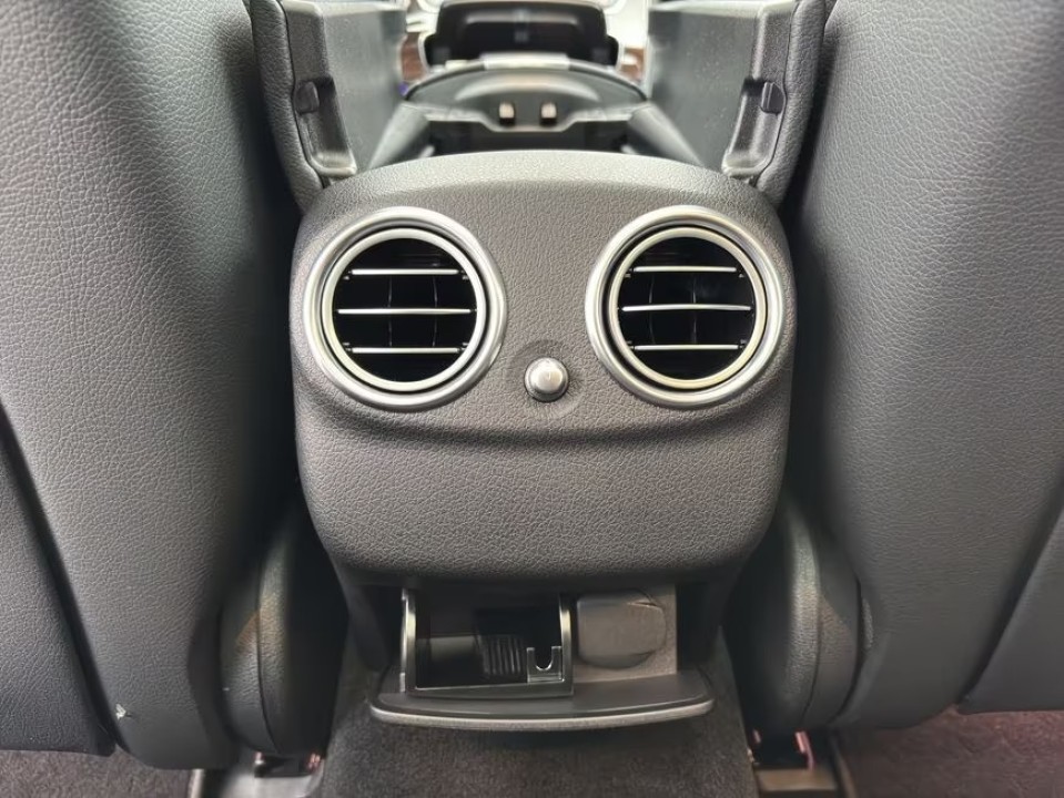 Mercedes-Benz E 300d 4MATIC AMG - foto 18