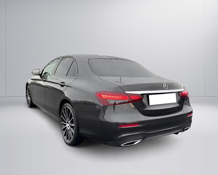 Mercedes-Benz E 300d 4MATIC AMG (5)
