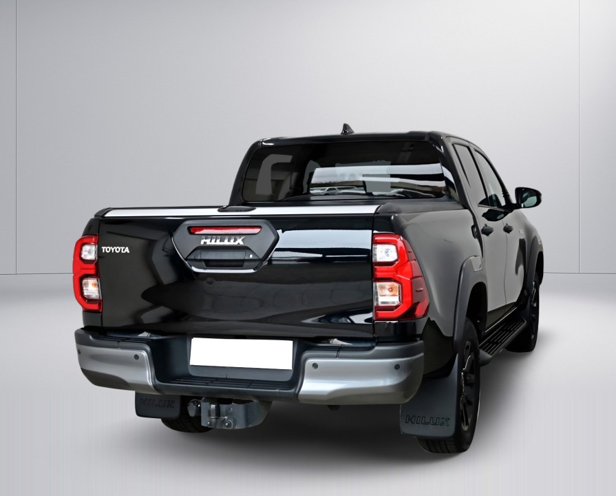 Toyota Hilux Invincible 2.8D (4)