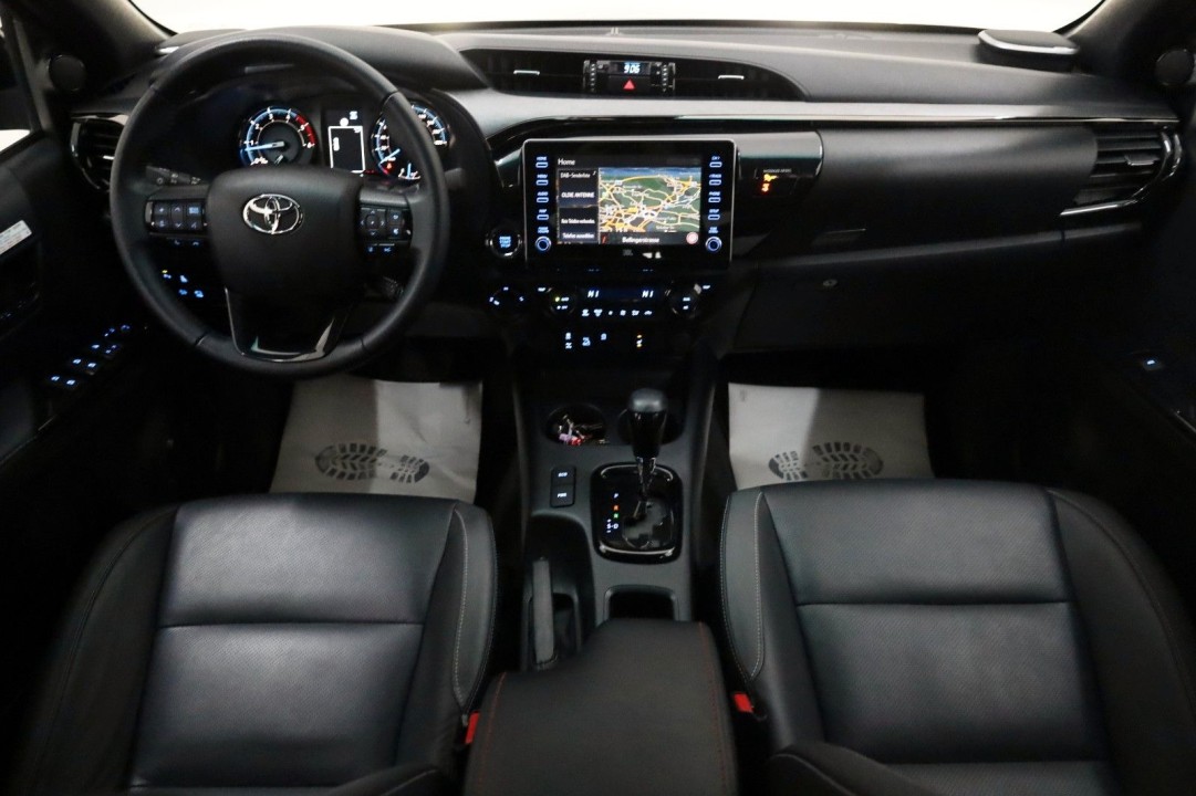 Toyota Hilux Invincible 2.8D - foto 13