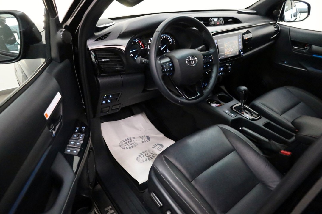 Toyota Hilux Invincible 2.8D - foto 15