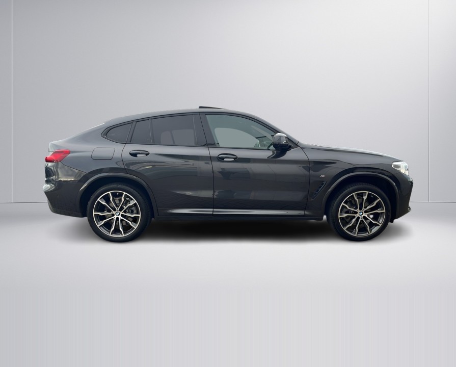 BMW X4 xDrive20d M-Sport (2)