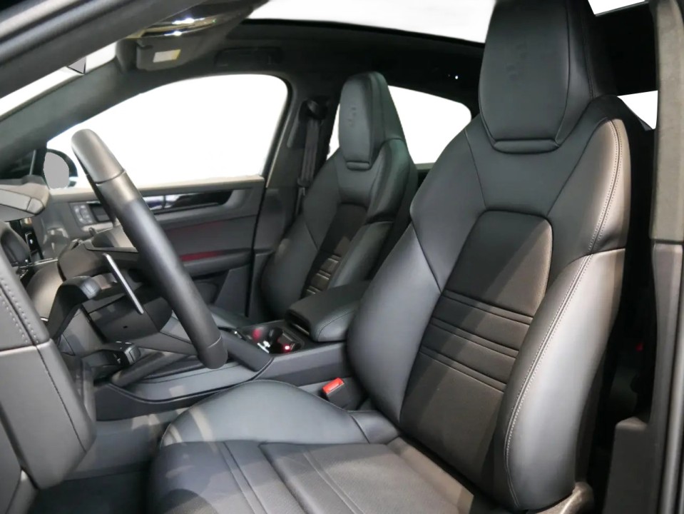 Porsche Cayenne Coupe GTS - foto 12