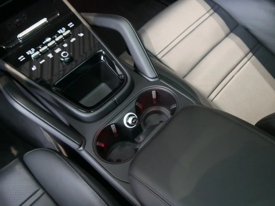 Porsche Cayenne Coupe GTS - foto 15