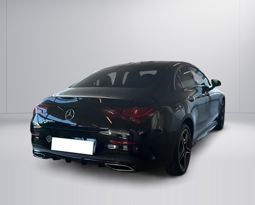 Mercedes-Benz CLA 250e AMG (3)