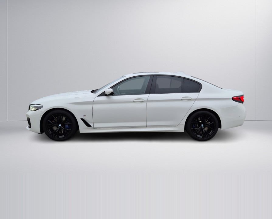 BMW Seria 5 530d xDrive M-Sport (4)