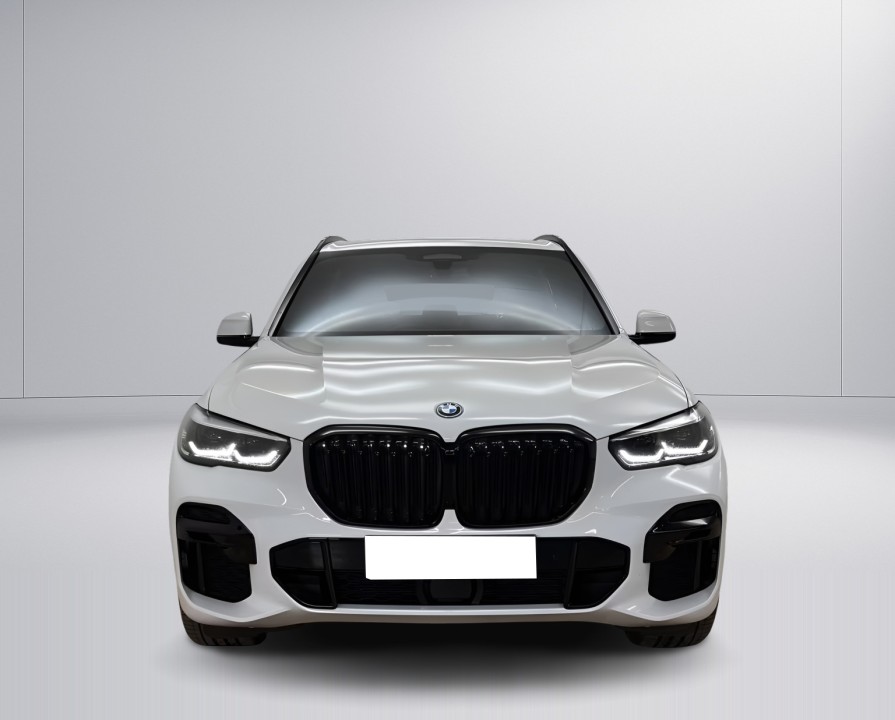 BMW X5 xDrive45e M-Sport (2)