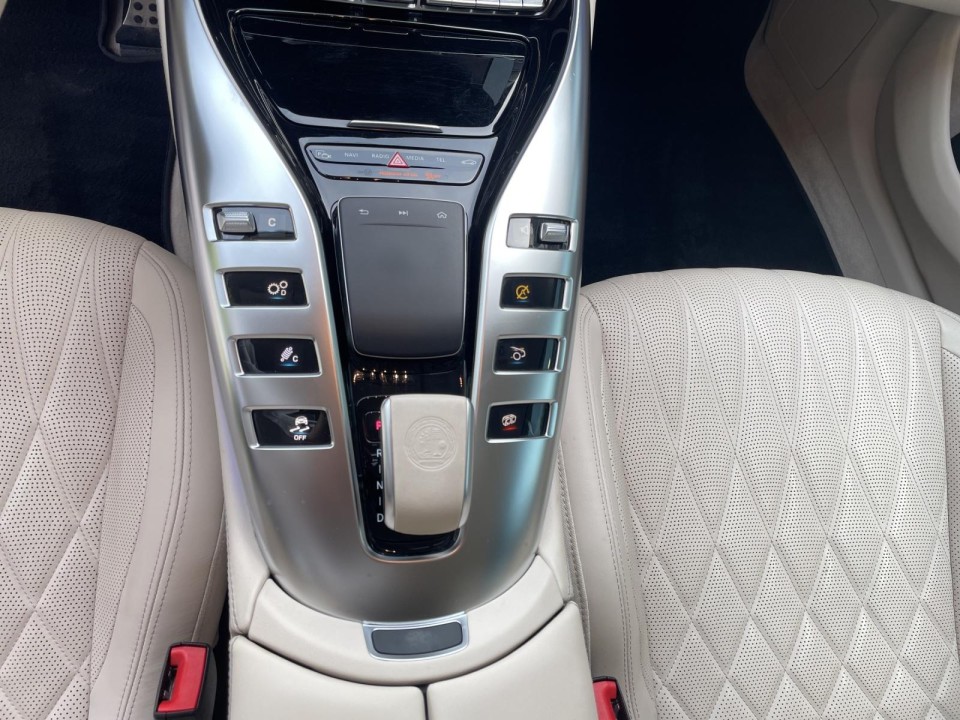 Mercedes-Benz AMG GT 43 4MATIC+ - foto 9